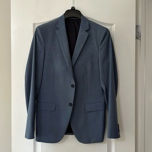 Brand new theory men suits